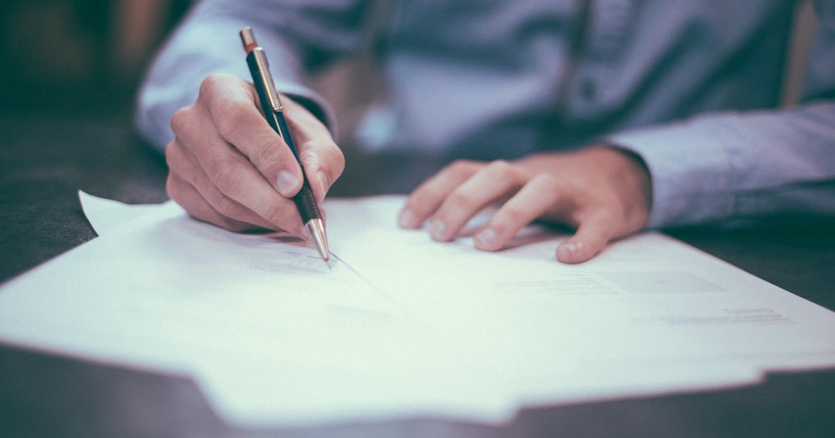How to Negotiate MOQ with Chinese Suppliers (With 3 Email Templates That Work)